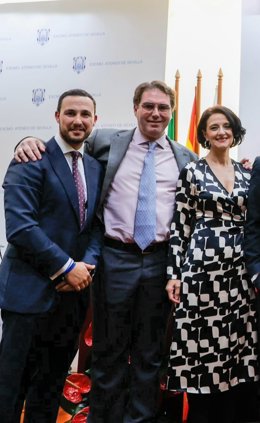 El Cabildo prepara su nueva temporada con la ampliación de sus miras a Sevilla y al papel de la mujer en el mundo cofrade.