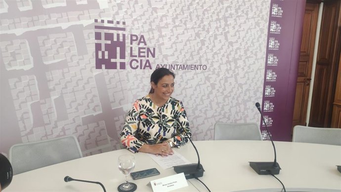 La alcaldesa de Palencia, Miriam Andrés, presenta el nuevo organigrama del Ayuntamiento