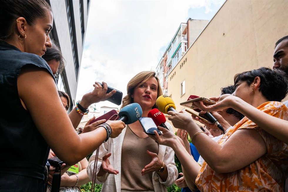 La portavoz de la CEF y ministra de Educación y FP, Pilar Alegría, atiende a los medios de comunicación en la sede del PSOE, a 20 de junio de 2023, en Madrid (España). La ministra ha reaccionado a la cuestión mencionada por el líder del PP, Alberto Núñe