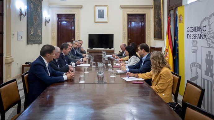 Reunión en la Subdelegación del Gobierno en Granada.