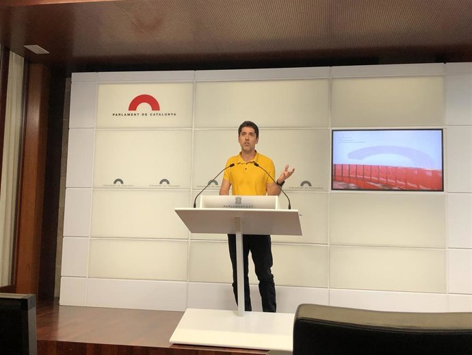 David Cid en rueda de prensa desde el Parlament.