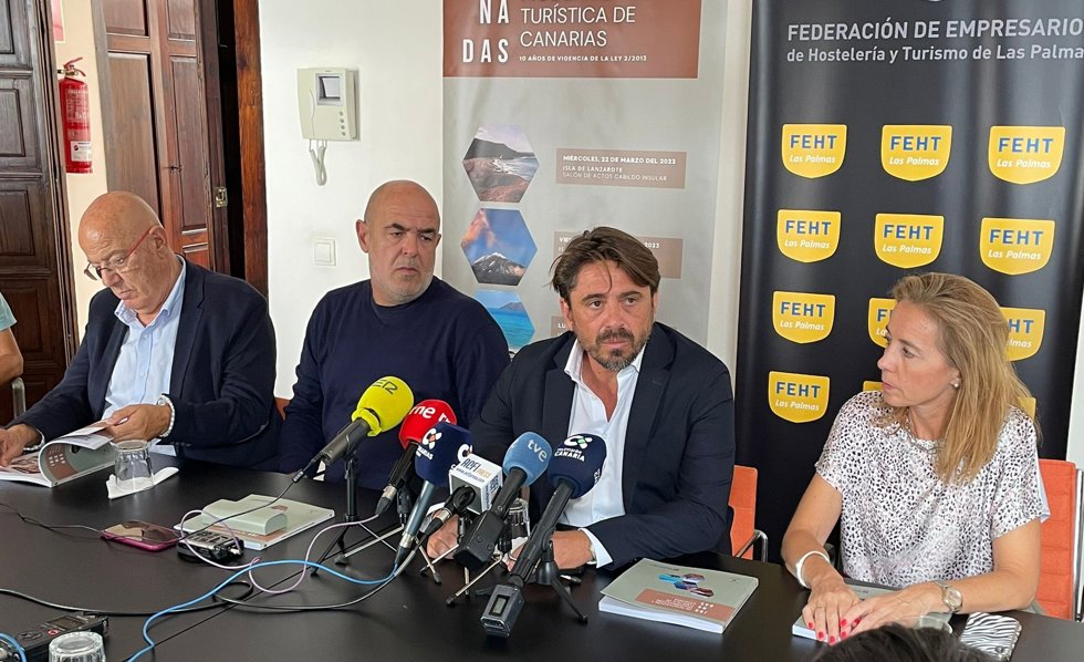 Los representantes de las patronales turísticas de Canarias