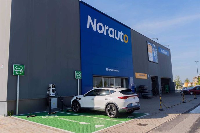 Iberdrola y Norauto firman un acuerdo para instalar una red de puntos de recarga de vehículos eléctricos.
