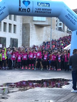 Archivo - Carrera contra el cáncer de mama de Bilbao