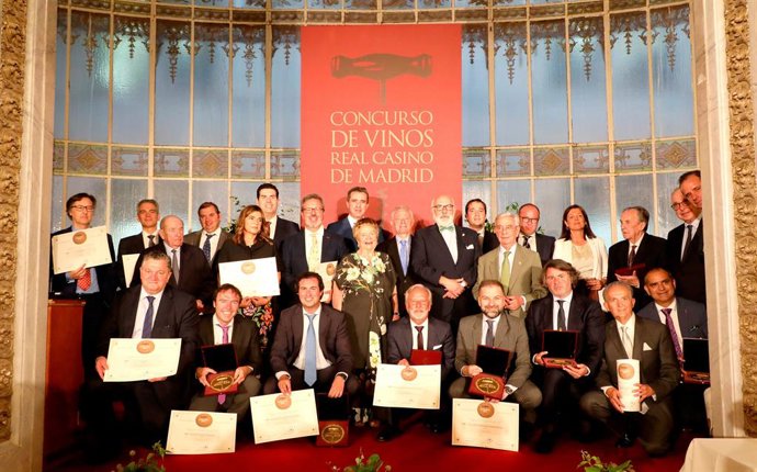 El presidente del Real Casino, la organización y los ganadores 