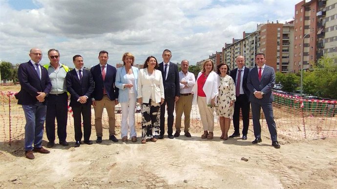 La consejera de Agricultura, Pesca, Agua y Desarrollo Rural de la Junta de Andalucía, Carmen Crespo, visita las obras de ampliación de la Cola del Sifón del río Odiel.