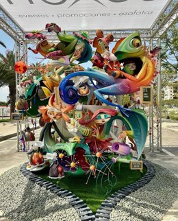 Imagen de la hoguera Bavers-Els Antigons, ganadora del primer premio de la Sección Especial del concurso de Fogueres Infantils.