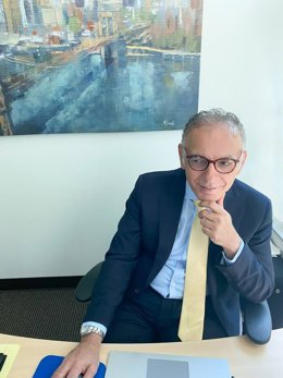 Founder and CEO, Irfan K. Ali making the first transaction on CarbonKerma to offset the emissions of a return flight he took from Washington D.C. to San Diego.