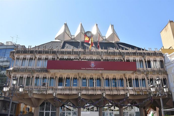 Archivo - Fachada del Ayuntamiento de Ciudad Real.