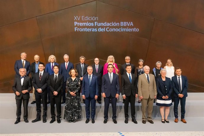 Personalidades y premiados en la ceremonia de la XV edición de los Premios Fronteras del Conocimiento en Bilbao