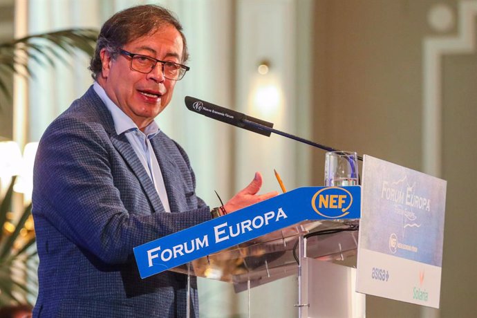 Archivo - May 5, 2023, Madrid, Spain: The President of Colombia, Gustavo Petro, addresses people and responds to journalists during the informative breakfast  in the main hall of the Ritz Hotel. Gustavo Petro, President of Colombia, participated in an i
