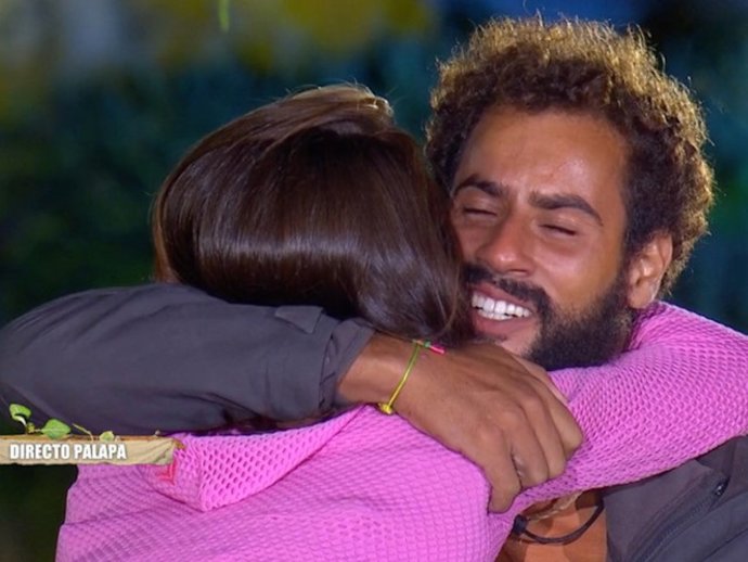 Adara Molinero y Asraf Beno en 'Supervivientes'.