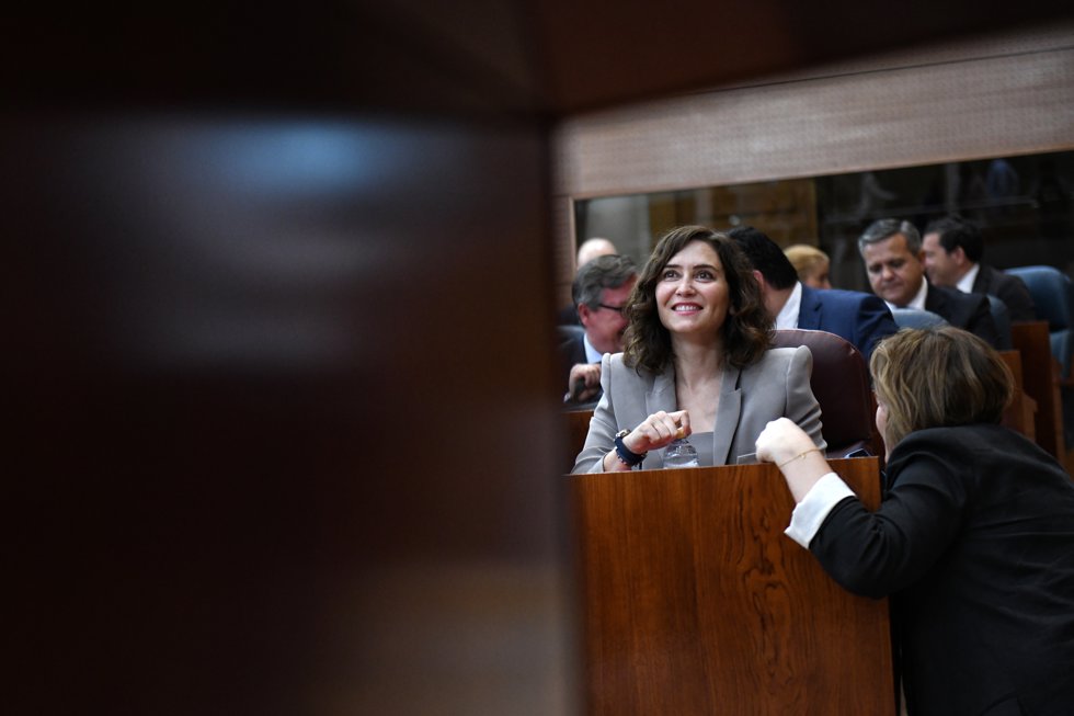 La presidenta de la Comunidad de Madrid, Isabel Díaz Ayuso, durante el pleno de su investidura, en la Asamblea de Madrid, a 21 de junio de 2023, en Madrid (España).