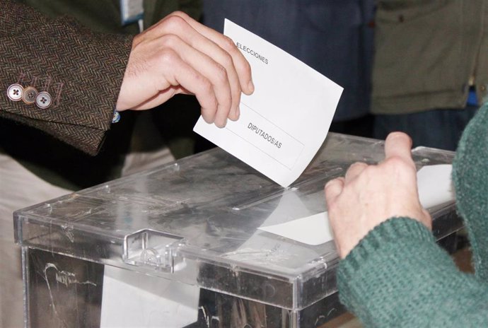 Archivo - VOTO , VOTACIONES , URNA