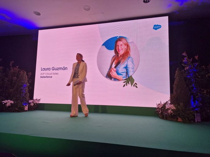 Laura Guzmán, vicepresidenta de Cloud Sales en Salesforce