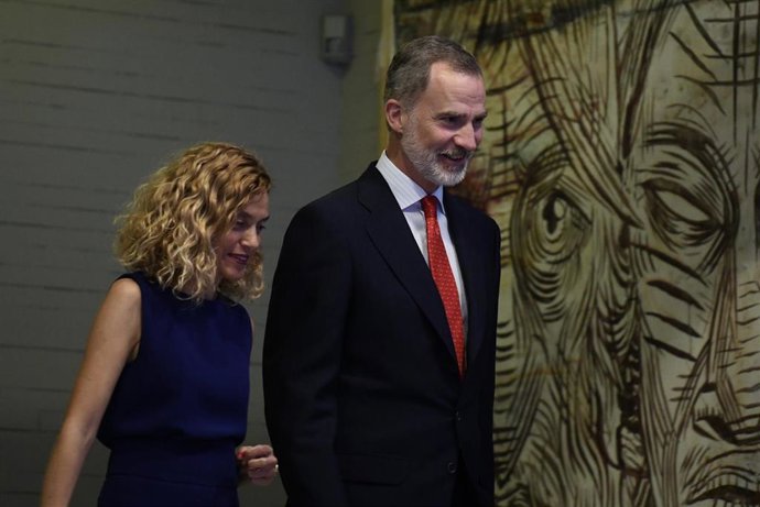 Archivo - El Rey Felipe VI y la presidenta del Congreso, Meritxell Batet.