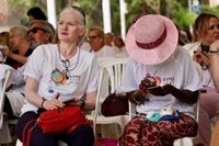 Malagueños siguen en directo la Asamblea del BIE en calle Alcazabilla y aguardan la designación de la Expo Internacional