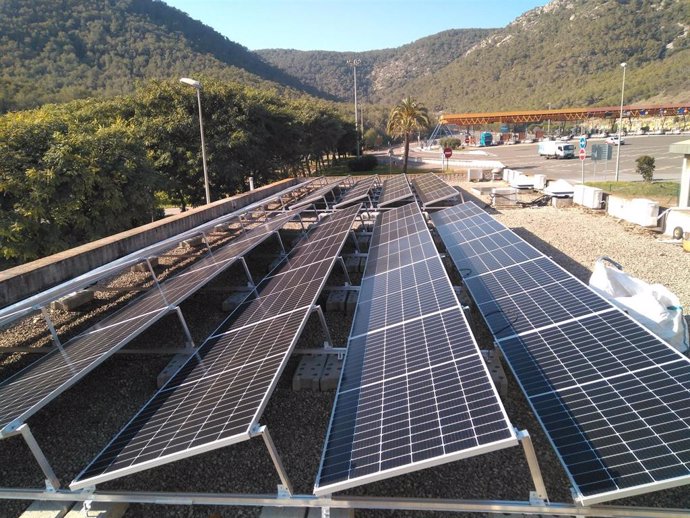 Autopistas instalará 18 plantas solares en la red de autopistas y túneles que gestiona.