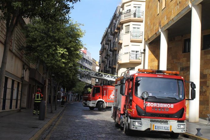 Archivo - Camión de bomberos de Huelva en una imagen de archivo. 