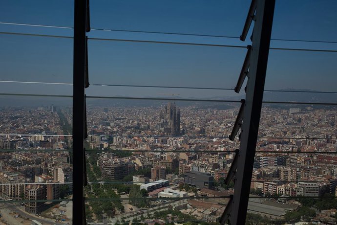 Archivo - Vista de Barcelona des del mirador de la torre Glries