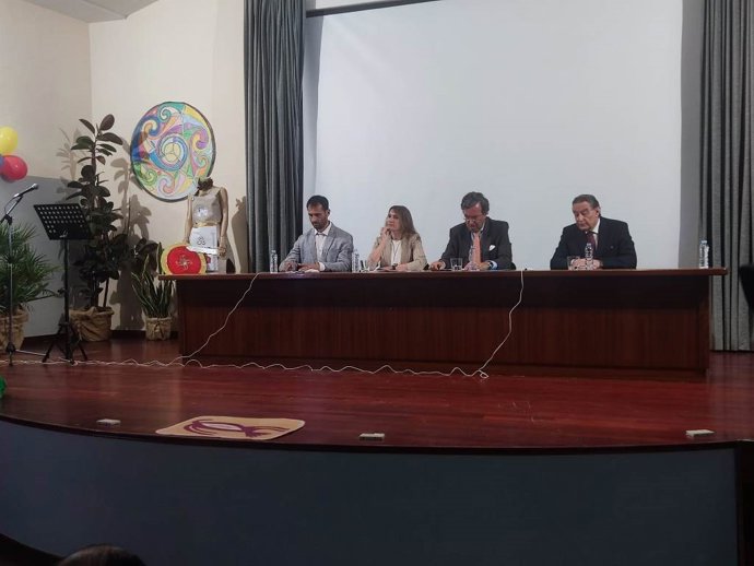 De izquierda  a derecha Enrique Rubio, Rocío Lucas, Amalio de Marichalar y Anselmo García en la entrega de premios '¿Qué es Numancia para ti?'.