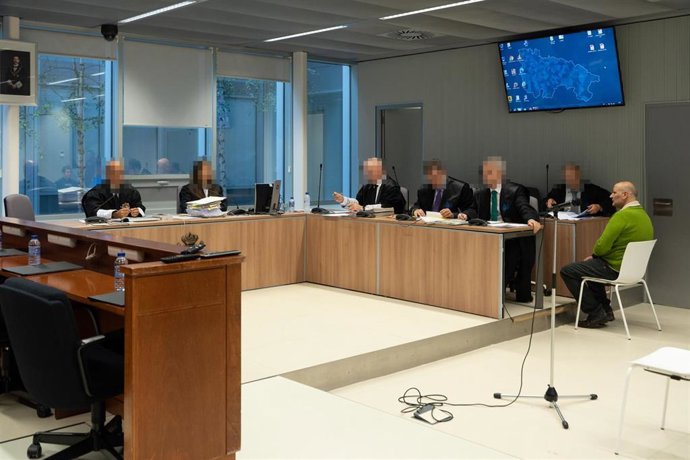 El procesado, O. P. R durante la primera jornada del juicio por el Caso Entrena