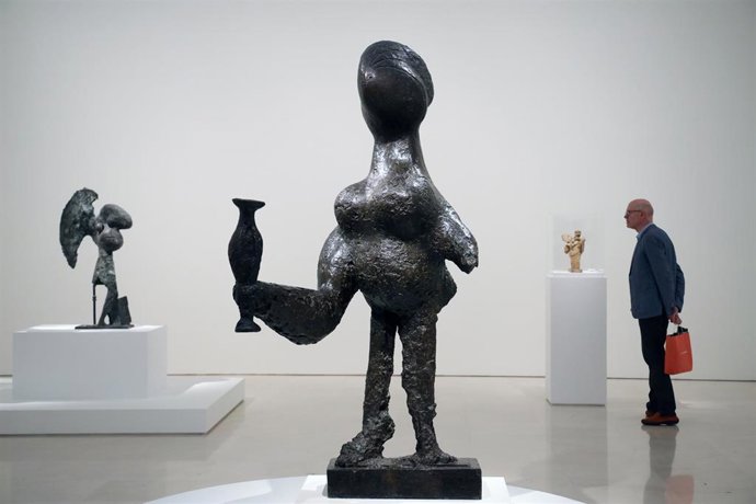 Archivo - Detalle de la presentación de la exposición 'Picasso escultor. Materia y cuerpo' en la Museo Picasso.