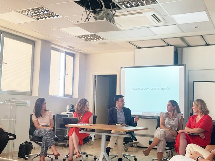 Unas jornadas abordan el cáncer de ovario y nuevas estrategias terapéuticas para su tratamiento.