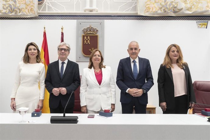 Miembros de la Mesa de la Cámara de la Asamblea Regional de Murcia