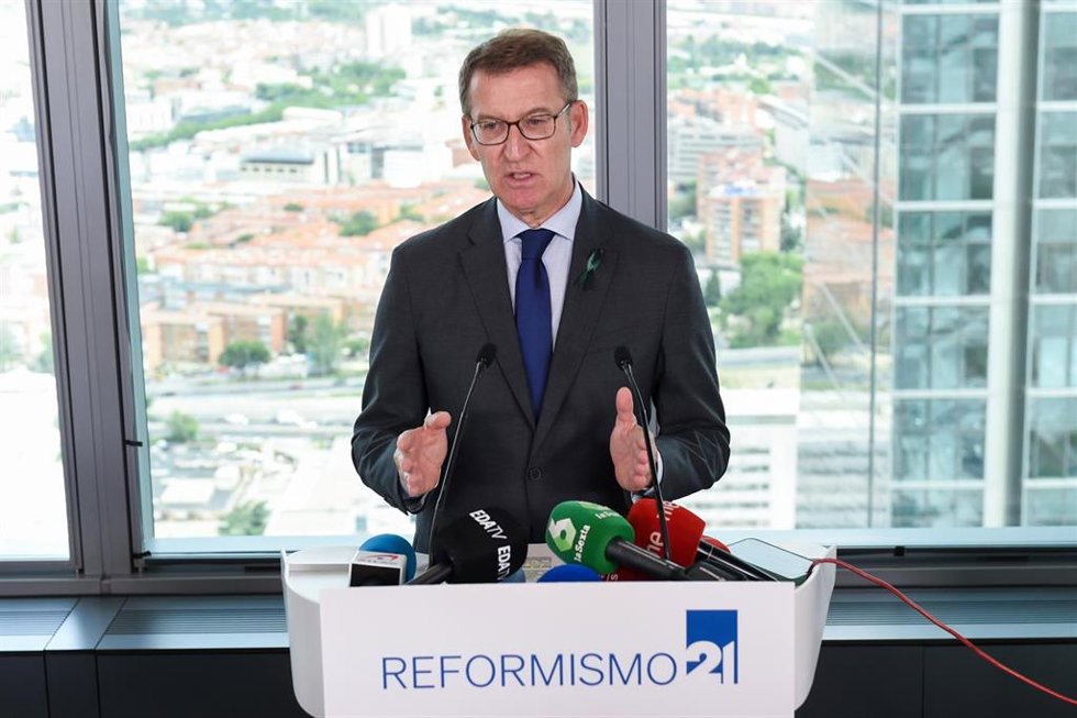 El presidente del Partido Popular, Alberto Núñez Feijóo, interviene durante un acto de la Fundación Reformismo 21, a 21 de junio de 2023, en Madrid (España). Reformismo 21 es la fundación del Partido Popular que tiene como fin recuperar a la llamada ge