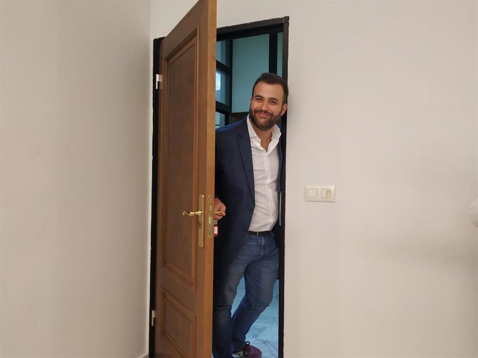 Archivo - El ex alcalde Luis Salaya presenta su renuncia como concejal de Cáceres