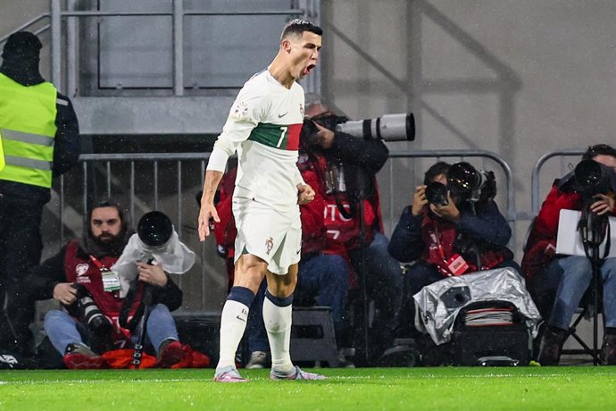 Archivo - 26 March 2023, Luxembourg, Luxemburg: Portugal's Cristiano Ronaldo celebrates scoring during the UEFA European Qualifiers Group Ksoccer match between Luxembourg and Portugal at Luxembourg Stadium. Photo: Bruno Fahy/Belga/dpa