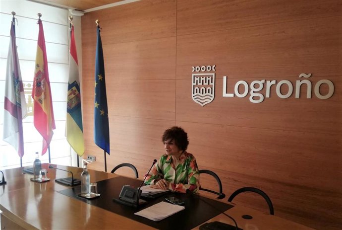 Celia Sanz se estrena como portavoz del nuevo equipo de Gobierno de Logroño, que encabeza el alcalde Conrado Escobar