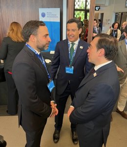 El portavoz municipal del PSOE, Daniel Pérez, este miércoles en París con la candidatura Málaga 2027