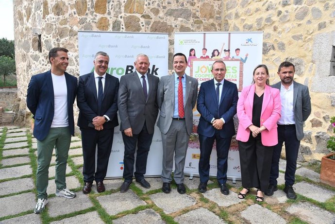 El consejero de Agricultura, Agua y Desarrollo Rural, Francisco Martínez Arroyo.
