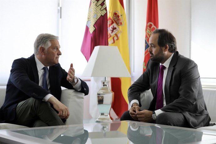 El presidente del Partido Popular de Castilla-La Mancha, Paco Núñez, y el alcalde de Ciudad Real, Francisco Cañizares.