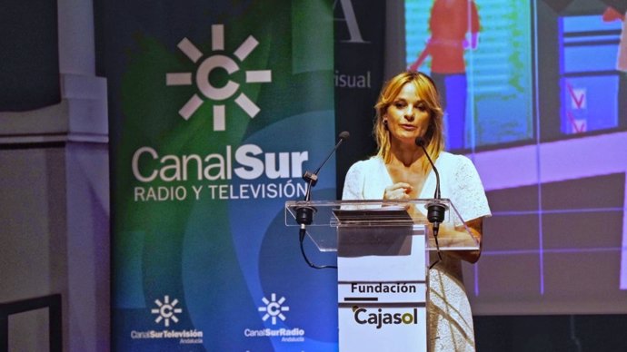 La directora adjunta de CSRTV,Isabel Cabrera, en la entrega de los IX Premios 'El Audiovisual en la Escuela'