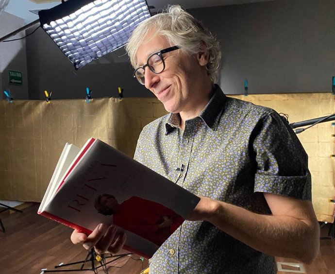 David Trueba dirige el documental 'Sofía y la vida real': "No se la puede desvincular de los errores de Juan Carlos I"