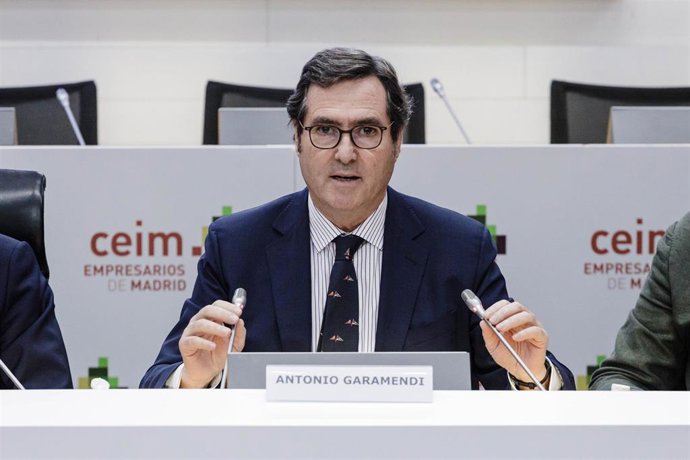 El presidente de la CEOE, Antonio Garamendi, interviene ayer en la Asamblea General de CEIM.