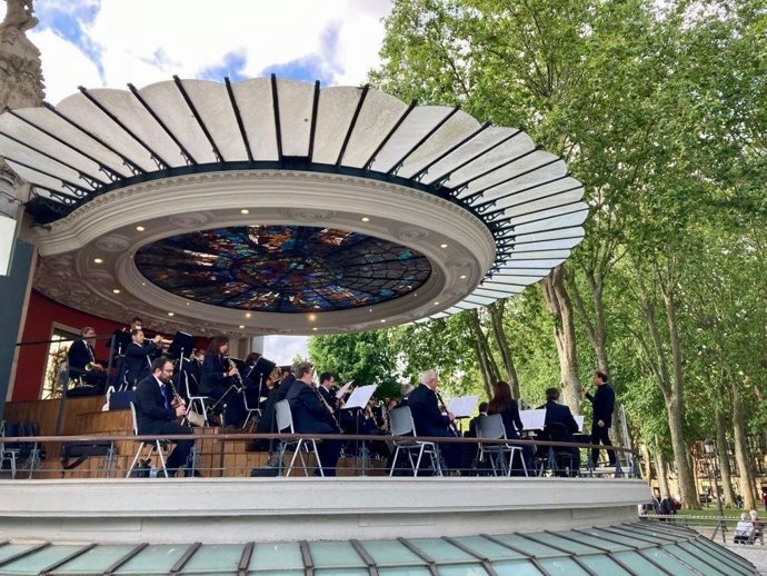 Archivo - Imagen de un conciererto en el Kiosco del Arenal.