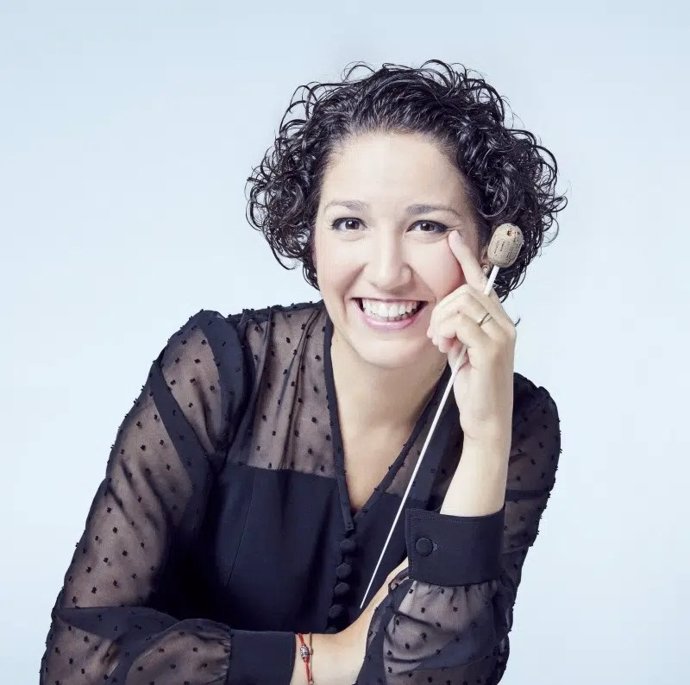 La directora Beatriz Fernández.