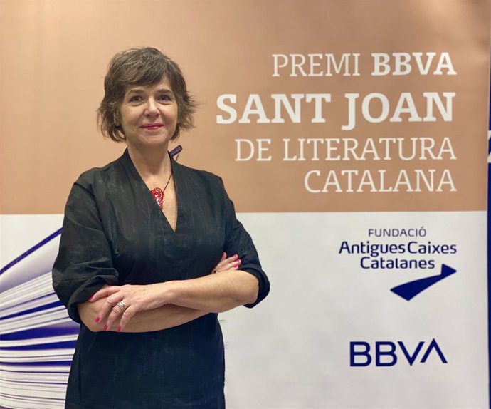 La escritora Marta Marín-Dmine, ganadora del Premio BBVA Sant Joan de literatura catalana con 'Diré que m'ho he inventat'