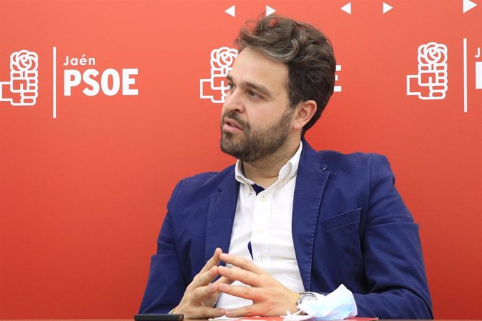 Archivo - El candidato del PSOE al Congreso por Jaén, Juan Francisco Serrano