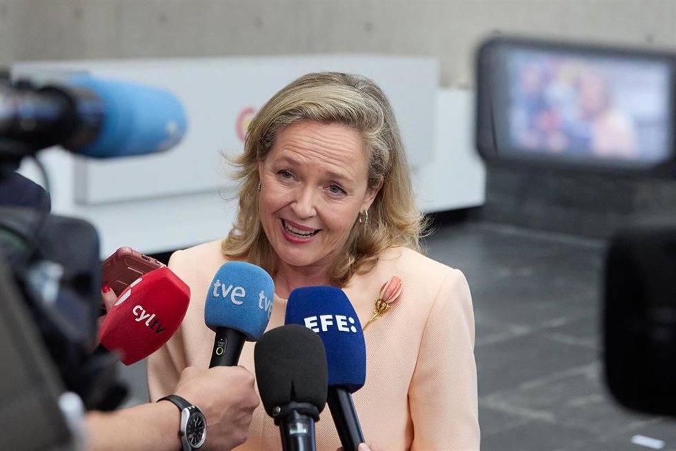La vicepresidenta primera y ministra de Asuntos Económicos y Transformación Digital, Nadia Calviño, clausura la entrega del Premio Nacional Pyme en la Sede Cámara de España, a 21 de junio de 2023