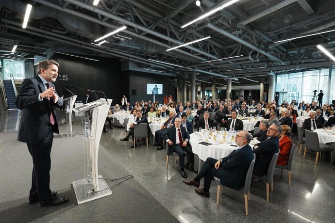 El consejero delegado del Repsol, Josu Jon Imaz, en un encuentro económico de El Correo
