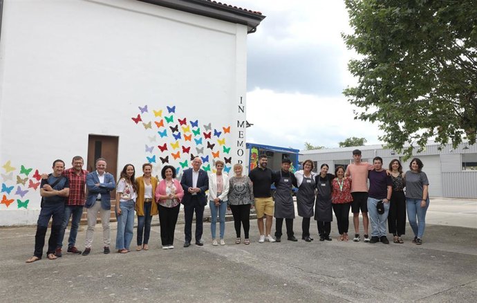 Visita de la Presidenta y el consejero Gimeno al CIP Huarte.