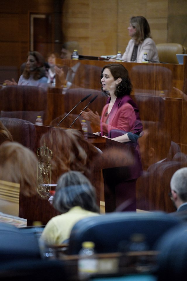 La presidenta en funciones de la Comunidad de Madrid, Isabel Díaz Ayuso, durante la segunda sesión del Pleno de investidura