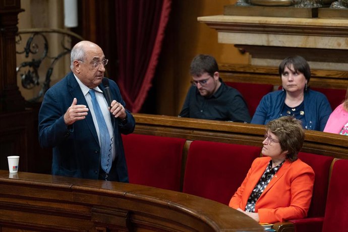 El conseller de Investigación y Universidades, Joaquim Nadal, interviene durante una sesión de control al Govern, en el Parlament de Catalunya, a 14 de junio de 2023, en Barcelona, Catalunya (España). El pleno de esta semana se inicia hoy con la sesión 