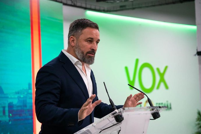 El líder de VOX, Santiago Abascal, durante una rueda de prensa en la sede de su partido, a 5 de junio de 2023, en Madrid (España). Durante la rueda de prensa, Abascal ha hablado sobre la oferta del presidente del gobierno a Feijóo de debatir antes de la