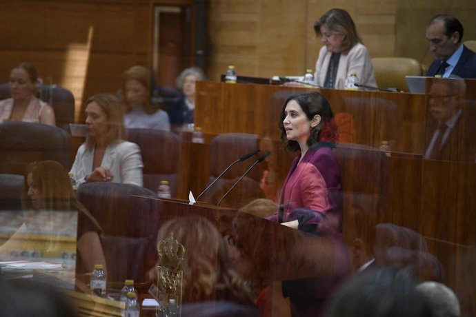 La presidenta en funciones de la Comunidad de Madrid, Isabel Díaz Ayuso, interviene durante la segunda sesión del Pleno de investidura, en la Asamblea de Madrid, a 22 de junio de 2023